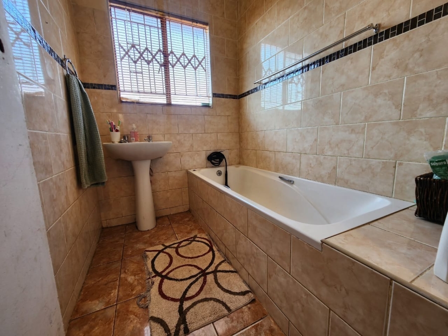 3 Bedroom Property for Sale in Boitekong North West